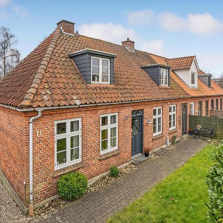 Lovely Home In Sonderborg With Kitchen Esterno foto