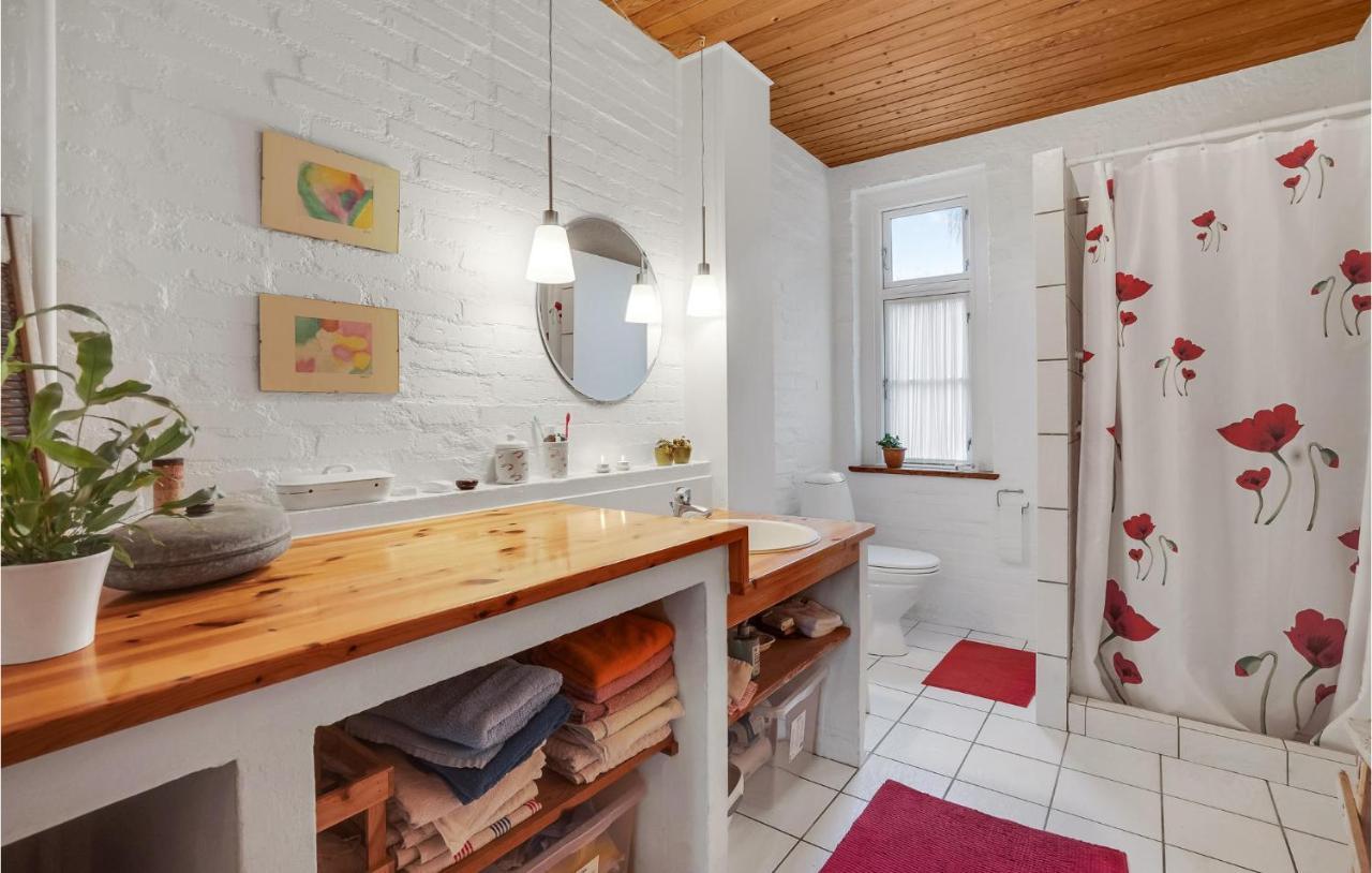 Lovely Home In Sonderborg With Kitchen Esterno foto