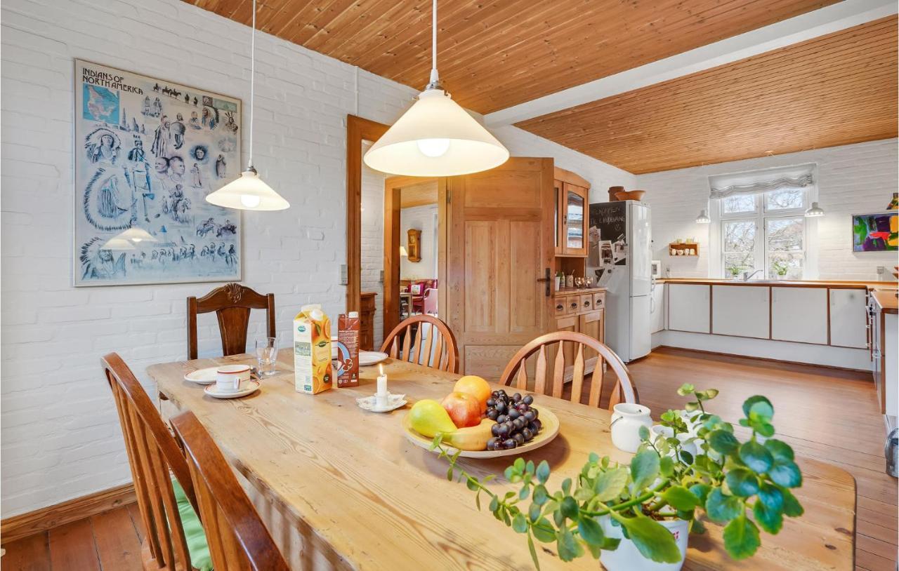 Lovely Home In Sonderborg With Kitchen Esterno foto